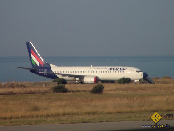 Boeing 737-8Q8